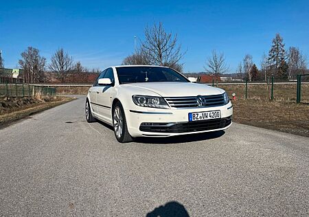 VW Phaeton Volkswagen 4.2 V8 lang 4MOTION Tiptronic 5-Sitzer -