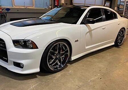 Dodge Charger SRT 8 6.4l Hemi