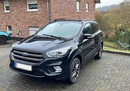 Ford Kuga 1,5 EcoBoost ST-Line | EHKL & Parkassisten