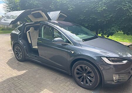 Tesla Model X 75D -