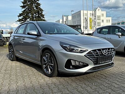 Hyundai i30, Navigation, AC Auto, Sitzhzg., TÜV neu