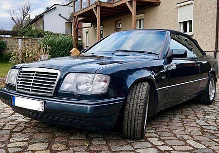 Mercedes-Benz E 220 FINAL EDITION Cabrio /Autom/Leder/Klima