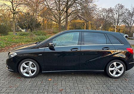 Mercedes-Benz B 200 BlueEFFICIENCY -