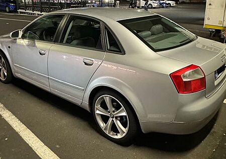 Audi A4 1.9 TDI - *ZAHNRIEMEN NEU* *KUPPLUNG NEU*