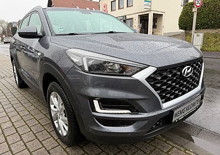 Hyundai Tucson Pure 2WD 1,6 /EURO 6 / Navi / Kamera