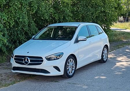 Mercedes-Benz B 180 -