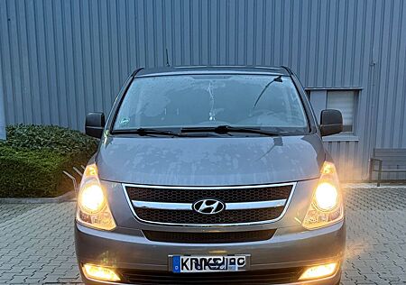 Hyundai H-1 Starex