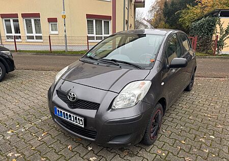 Toyota Yaris 1,0-l-VVT-i Cool