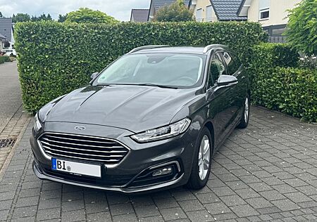 Ford Mondeo Turnier grau LED, AHK, NAVI, Autom. TOP