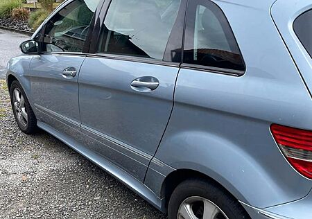 Mercedes-Benz B 200 CDI, Automatik, Klima, Schiebedach, AHK