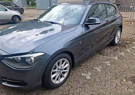 BMW 116i F21 | Sport Line | PDC | TÜV Neu