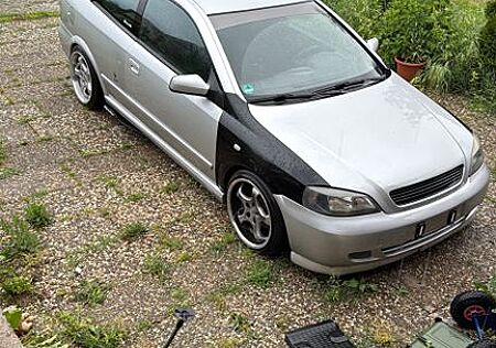 Opel Astra Coupé 1.8 16V -
