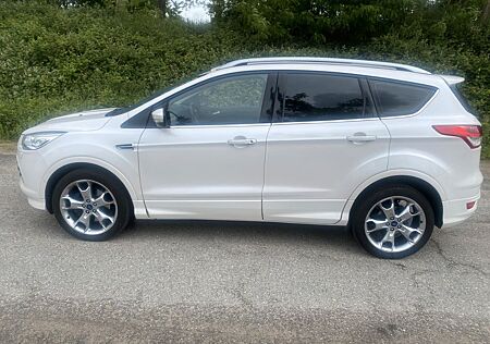 Ford Kuga 2,0 TDCi 4x4 132kW Individual PowerShif...