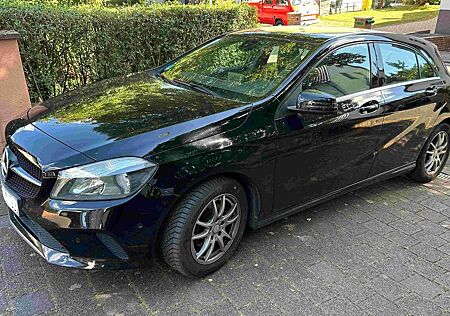 Mercedes-Benz A 180 d BlueEFFICIENCY Style Edition Style E...