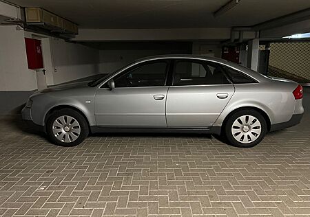 Audi A6 2.4 -