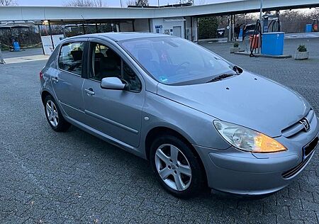 Peugeot 307 / 1.6 ltr. Benziner / 5 Türer