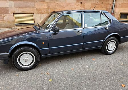 Alfa Romeo Alfetta Quadrifoglio oro