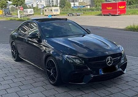 Mercedes-Benz E 63 AMG Mercedes-AMG E 63 S 4MATIC+ Autom. ...