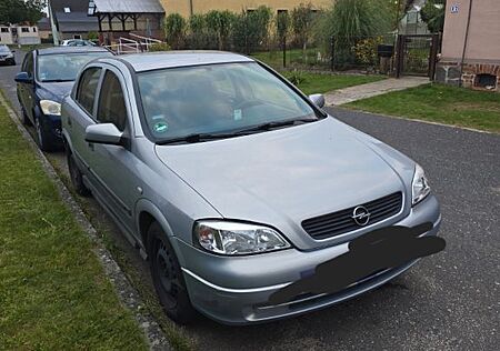 Opel Astra 1.6 -
