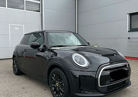 Mini Cooper SE Electric Trim Electric Trim