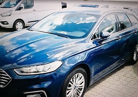 Ford Mondeo Turnier TitaniumNaviXenon1Hand.1A.TÜneu!