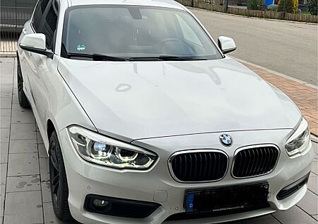 BMW 118i Advantage / Navi / SHZ / Tempomat / 5-Türig