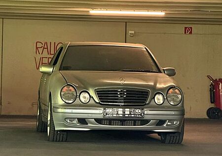 Mercedes-Benz E 270 CDI Elegance