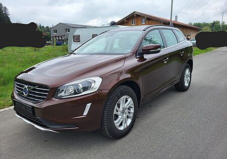 Volvo XC 60 XC60 2.4d 1Hand 4x4 196tkm TÜV 05.26 WEBASTO