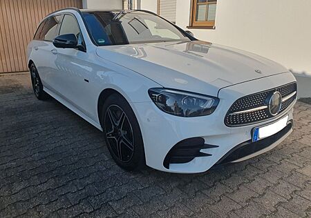Mercedes-Benz E 300 de 4MATIC AMG BURM.PANO.HeadUp.Premium.