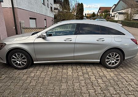 Mercedes-Benz CLA 200 Shooting Brake CLA 200 d 4MATIC DCT ...