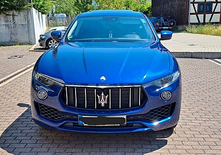 Maserati Levante Diesel 3.0 V6 275 PS - SOFORT