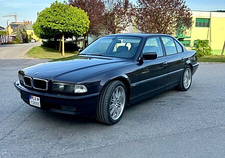 BMW 740i A - Navarra Violet. LPG. NO RUST. READ ALL!