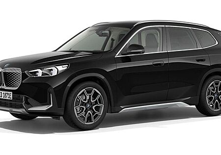 BMW iX1 xDrive30 2xKlima 360 ACC AHK AUT DynLicht LM