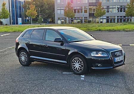 Audi A3 1.4 TFSI Sportback Attraction - TÜV 2027