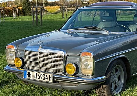 Mercedes-Benz 280 Coupe/ 8