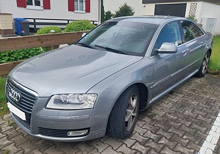 Audi A8 3.2 FSI quattro 2.Hd. (Opa 88 Jahre)