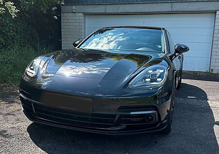 Porsche Panamera 4S S