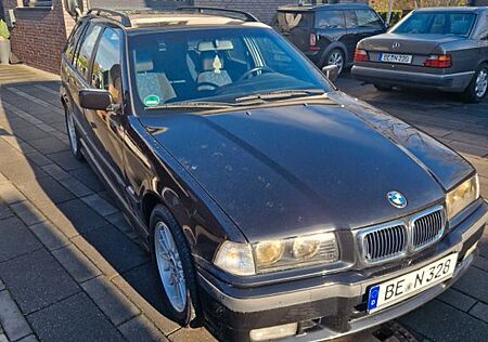 BMW 316 3er Touring Boa/Boa/Avusblau