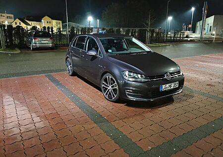 VW Golf Volkswagen 1.2 TSI 63kW BMT LOUNGE