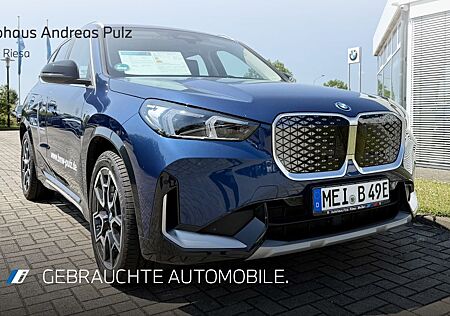 BMW iX1 eDrive20 xLine DAB LED Komfortzg. Shz