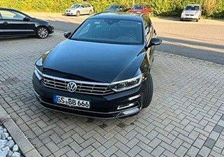 VW Passat Volkswagen 2.0 TDI SCR DSG 4MOTION High Pano Massag