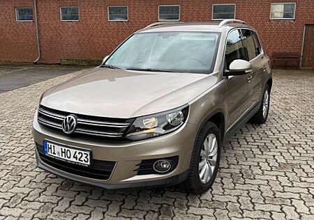 VW Tiguan Volkswagen 2.0 TDI DSG 4MOT BMot Tech Track & St...