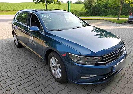 VW Passat Variant Volkswagen Passat 2.0 Business Virtual Navi AHK StHeizung