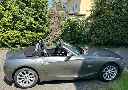 BMW Z4 2,5i Top Zustand 6. Zyl. nur 69.000 TÜV Neu