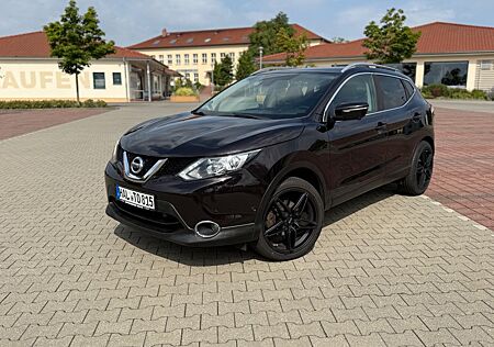 Nissan Qashqai 1.2 DIG-T Tekna + AHK 8x Alu Leder LED