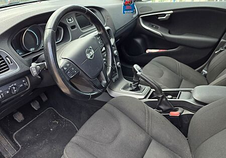 Volvo V40 D2 -