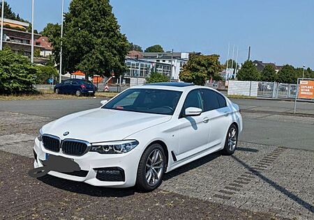 BMW 520d xDrive A / M Paket / inkl. Wartungspaket