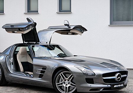 Mercedes-Benz SLS AMG 1. HAND | 16 TKM | ERSTLACK | PERFEKT