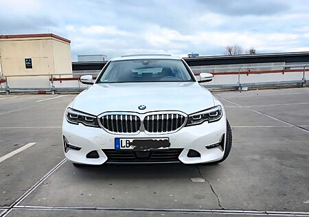 BMW 330i Luxury Line Automatic Luxury Line
