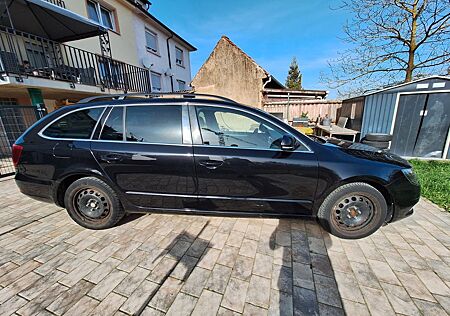 Skoda Superb 2.0 TDI DSG Exclusive Combi...